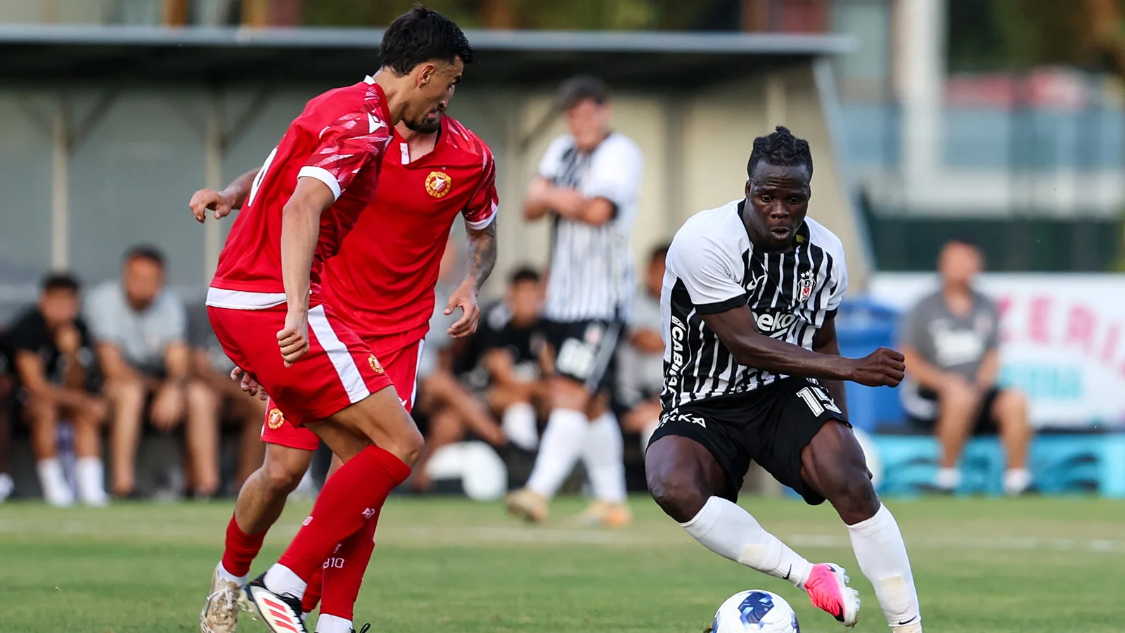 Beşiktaş, hazırlık maçında Widzew Lodz’a 2-0 yenildi