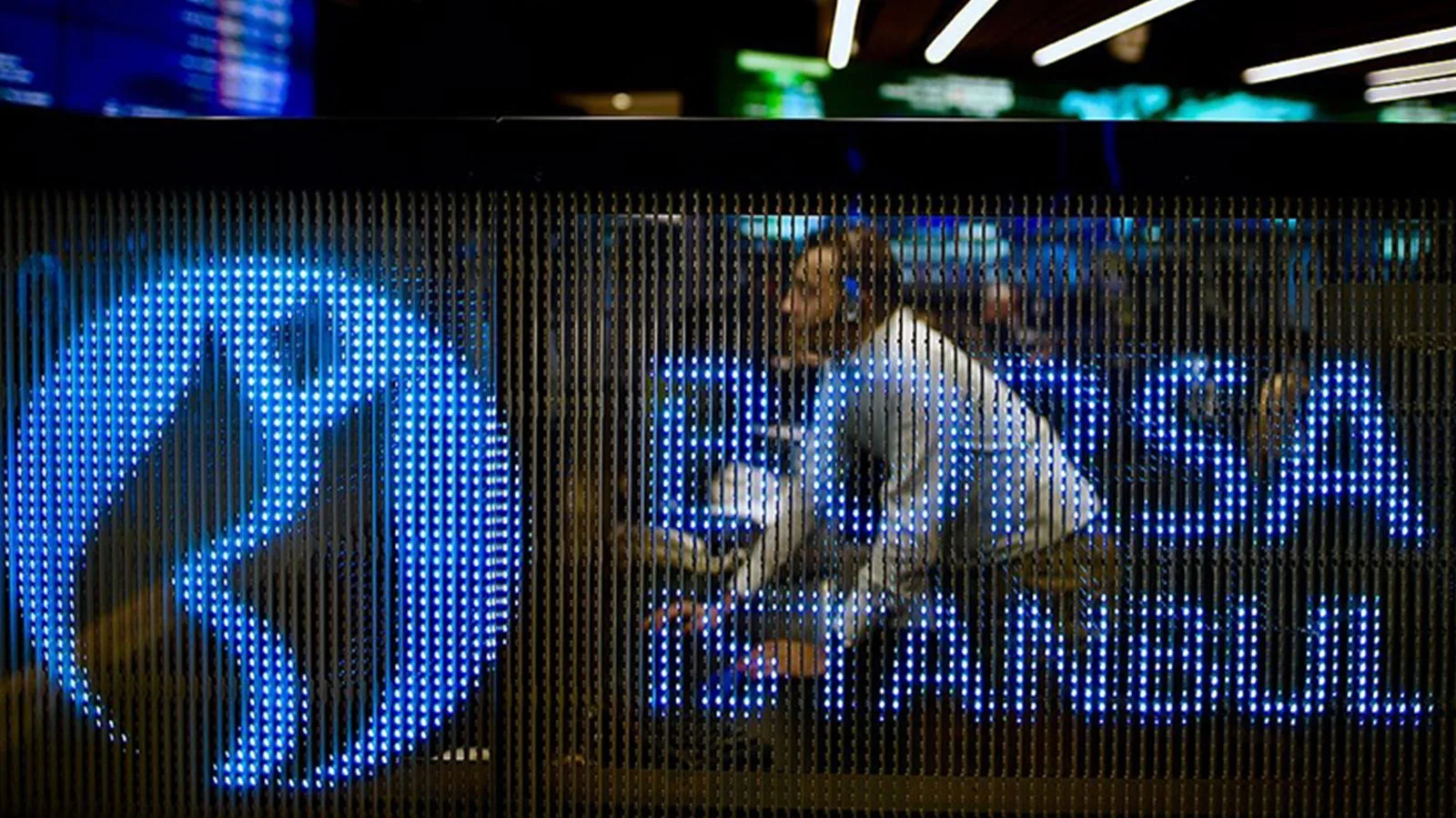 BIST 100 günün ilk yarısında yüzde 0,81 prim yaptı