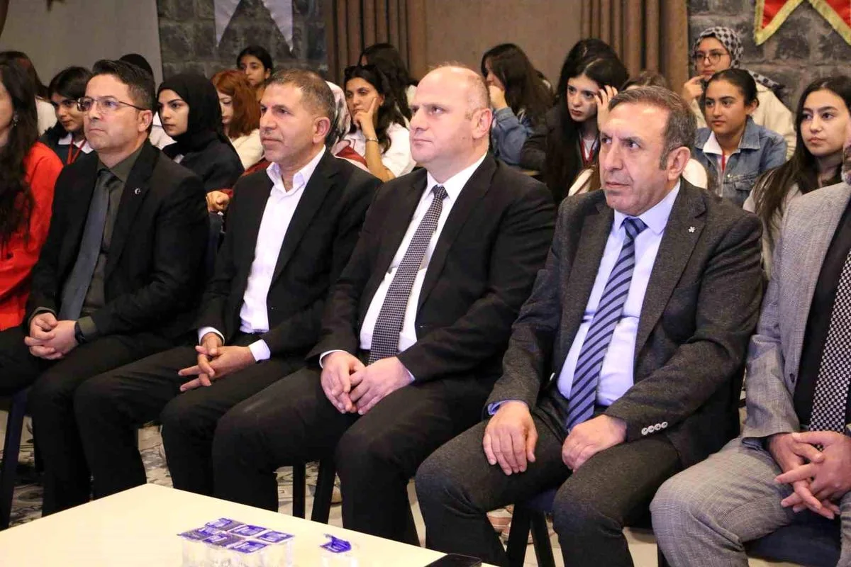 Diyarbakır'da "Maziden Atiye" programı başladı