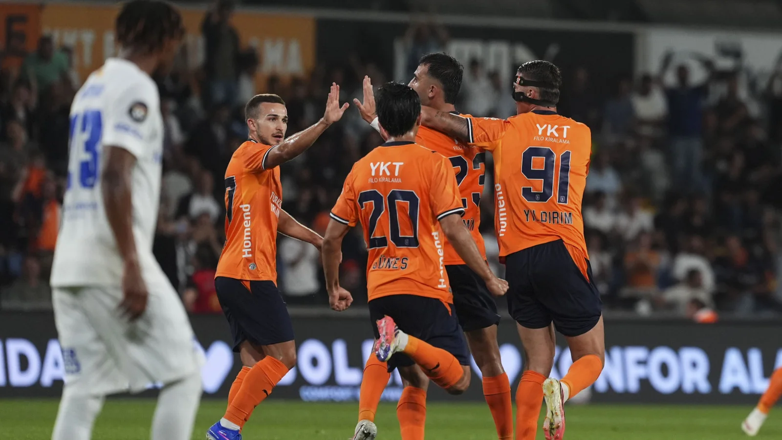 Emin Bayram ilk golünü attı, Başakşehir 1-1 berabere kaldı
