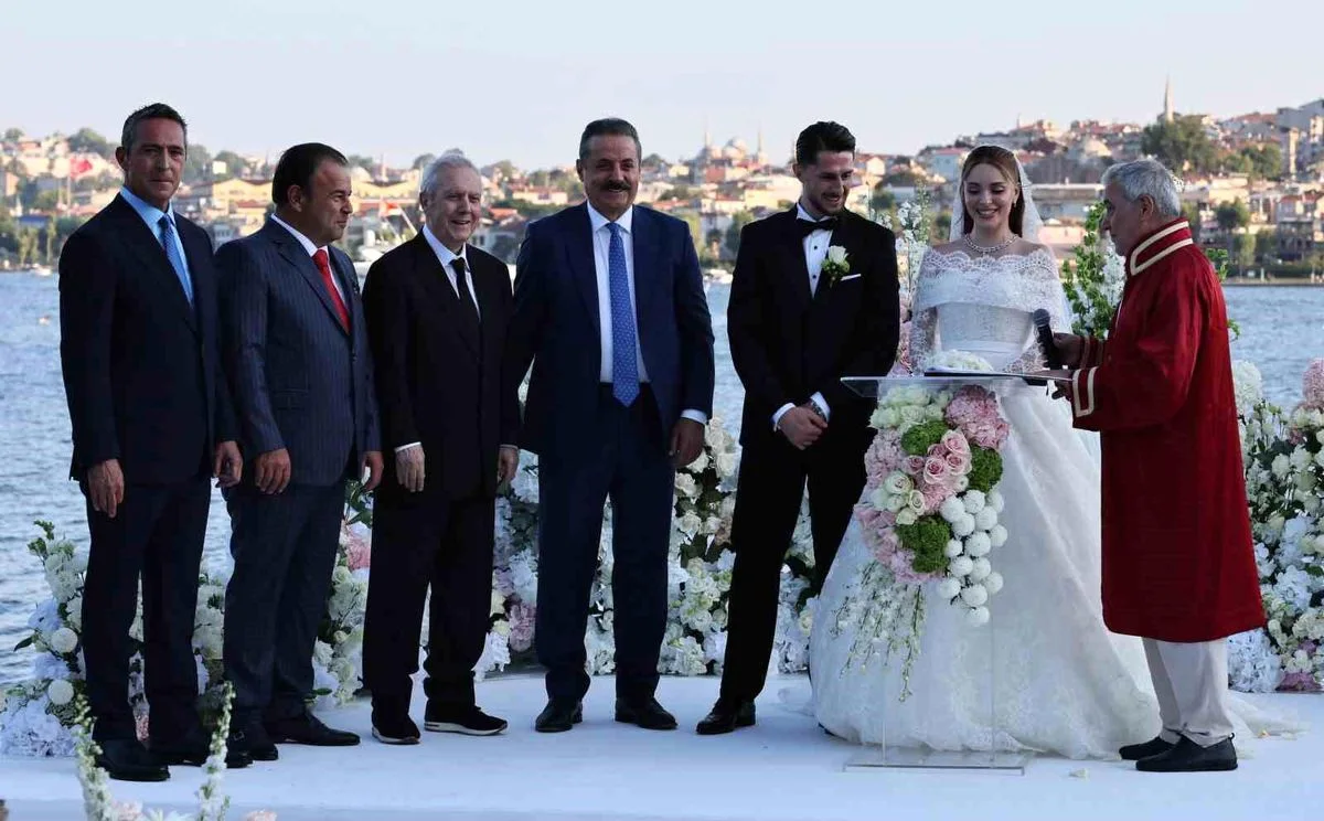 İsmail Yüksek, Esen Matraş ile dünyaevine girdi