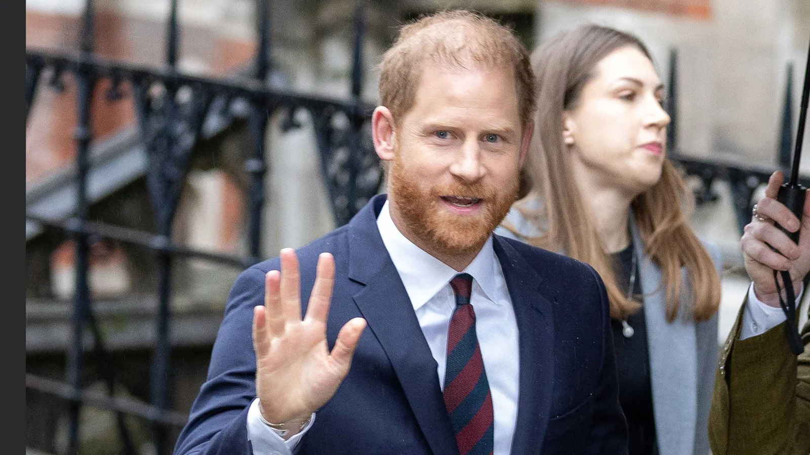 Buckingham Sarayı'ndan Prens Harry açıklaması: Sarayda kalmayacak
