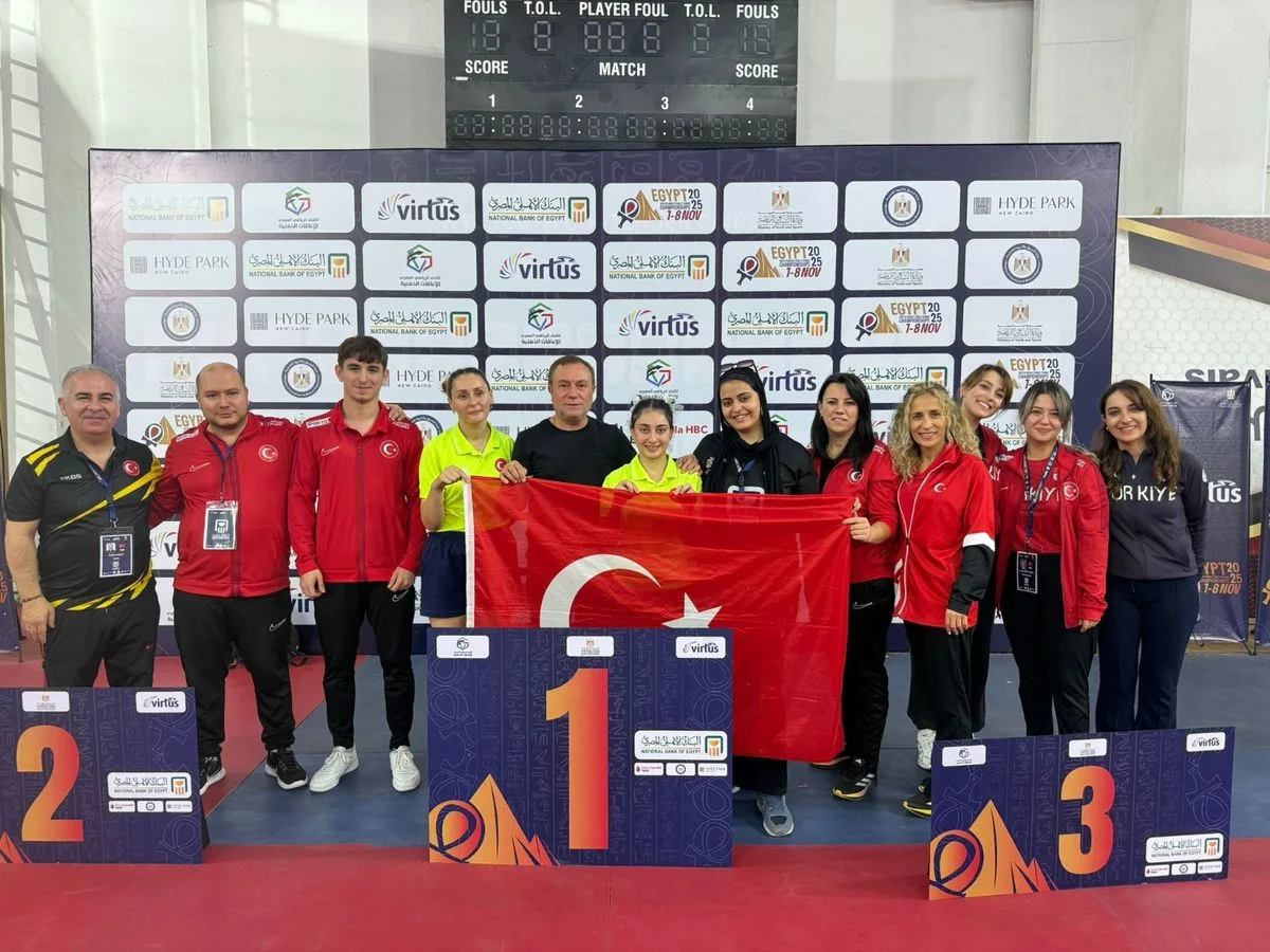 Kadın Para Masa Tenisi Milli Takımı Kahire'de Dünya Şampiyonu Oldu