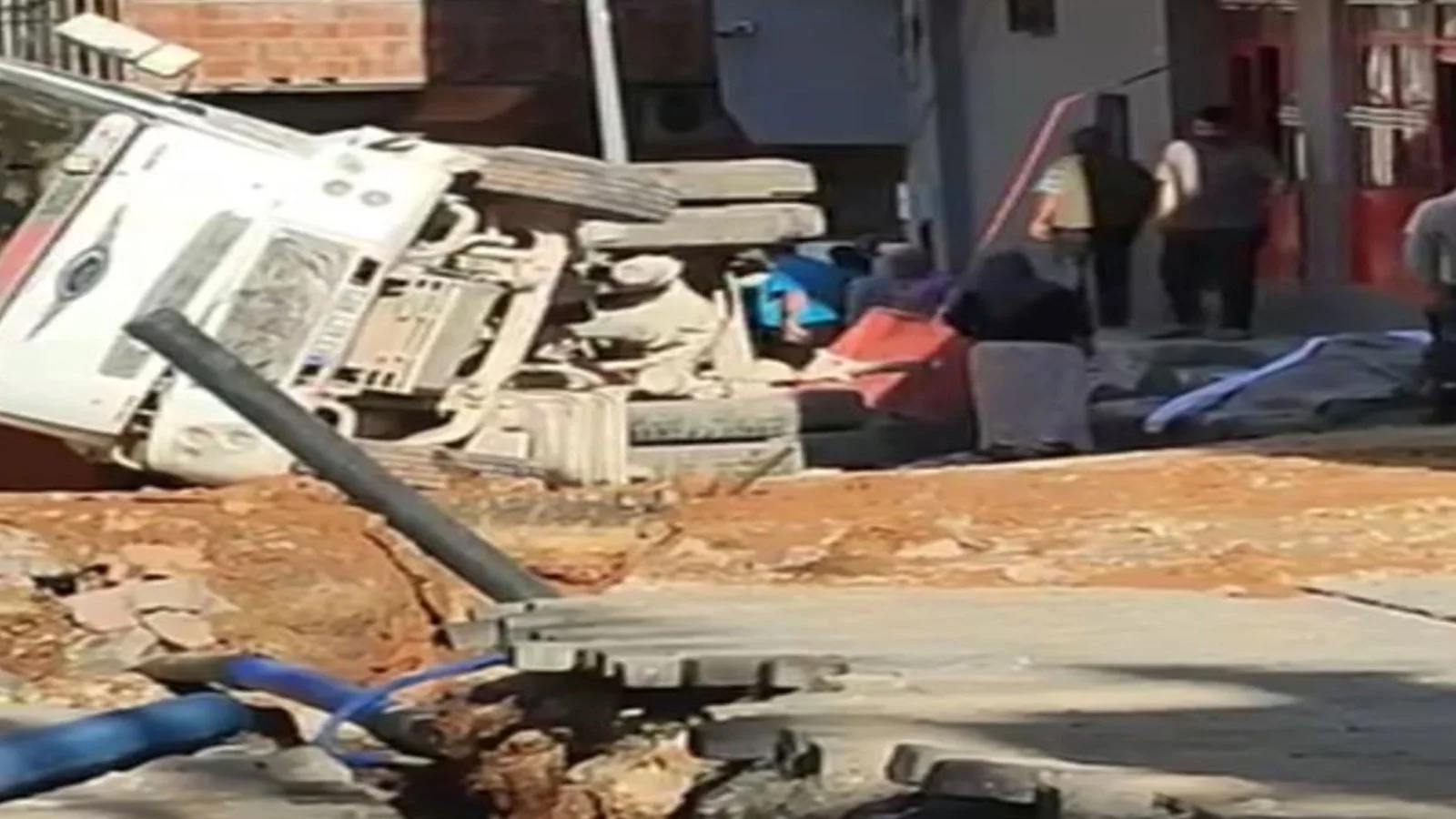Şanlıurfa'da kamyonun altında kalan 6 yaşındaki kız çocuğu öldü