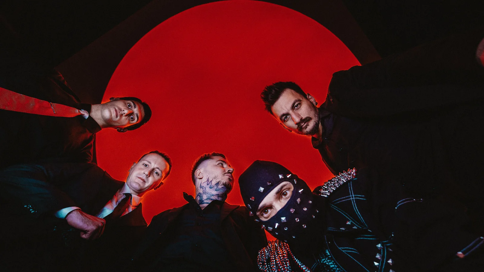 Fake Majesty, ikinci teklisi "Yağmur Damlaları" ile döndü