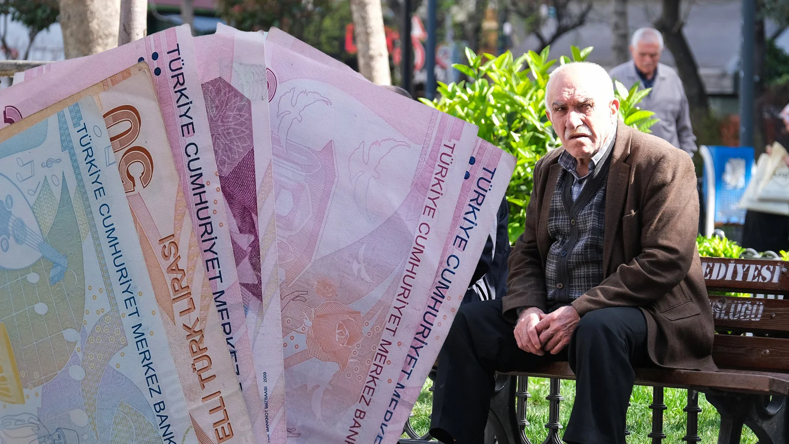 Emekli olup çalışmaya devam edenler için emsal karar: Yıllık izin hesabı değişti