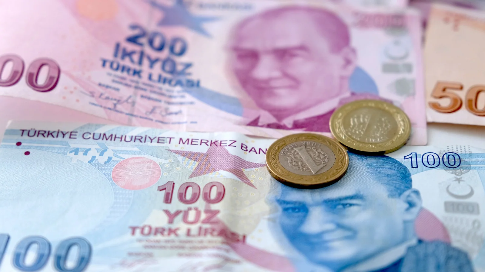 Emekli ve memur maaşında yeni hesap: Merkez Bankası tahmini tabloyu değiştirdi