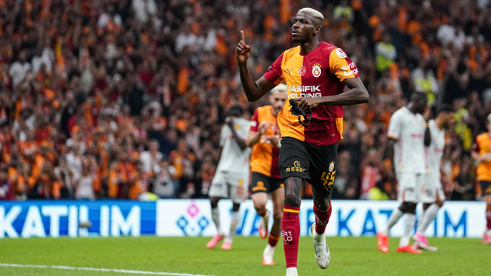 Galatasaray, Göztepe karşısında 3-2'lik galibiyetle çıktı