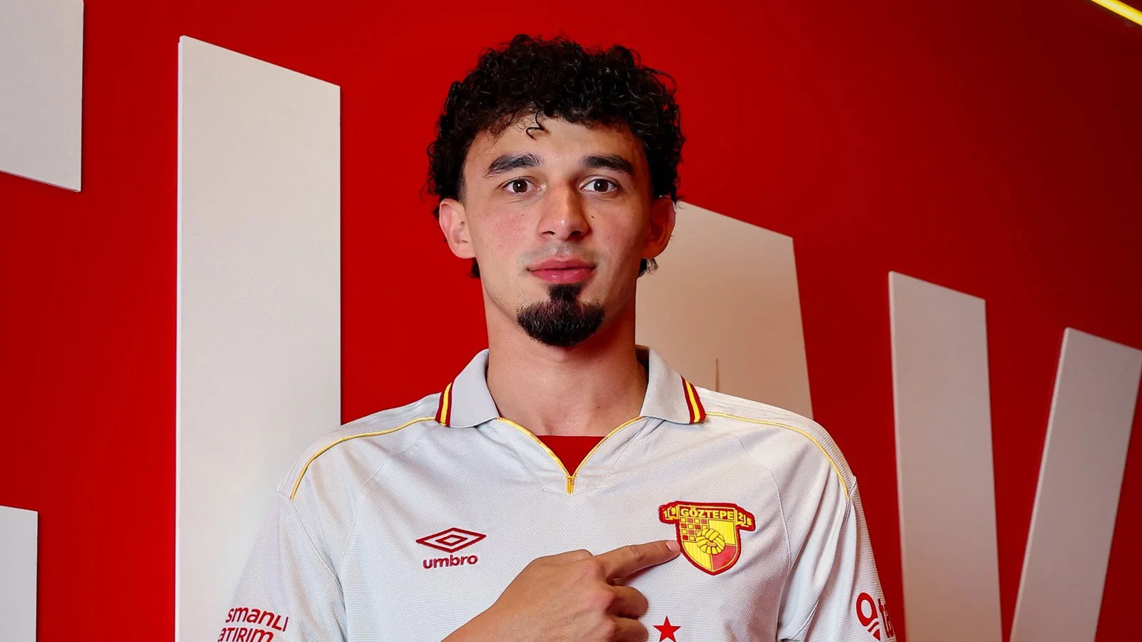 Göztepe, Gökdeniz Bayrakdar ile 3+1 yıllık sözleşme imzaladı