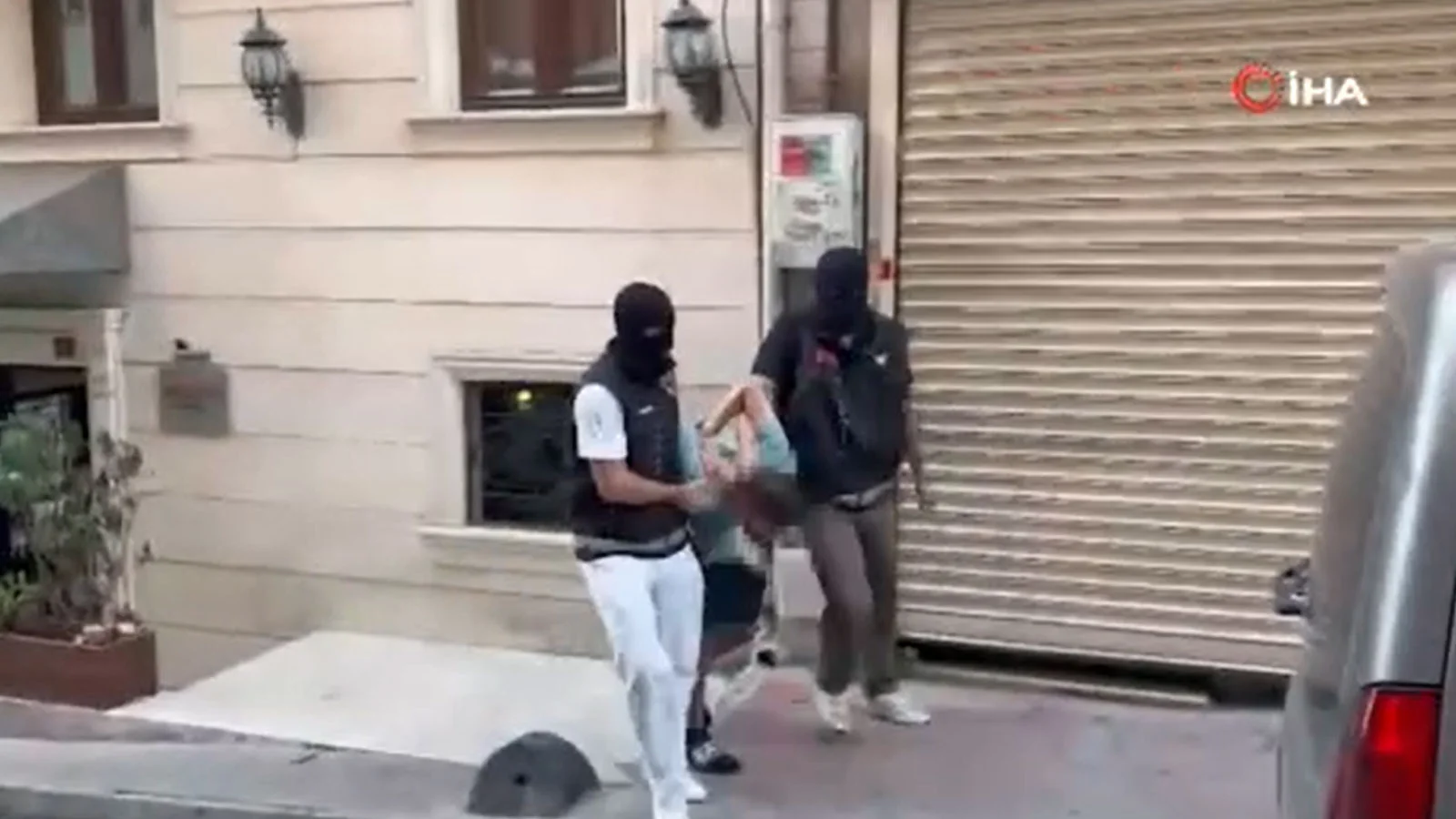 İngiltere’den kırmızı bültenle aranıyordu: Uyuşturucu şüphelisi İstanbul’da yakalandı