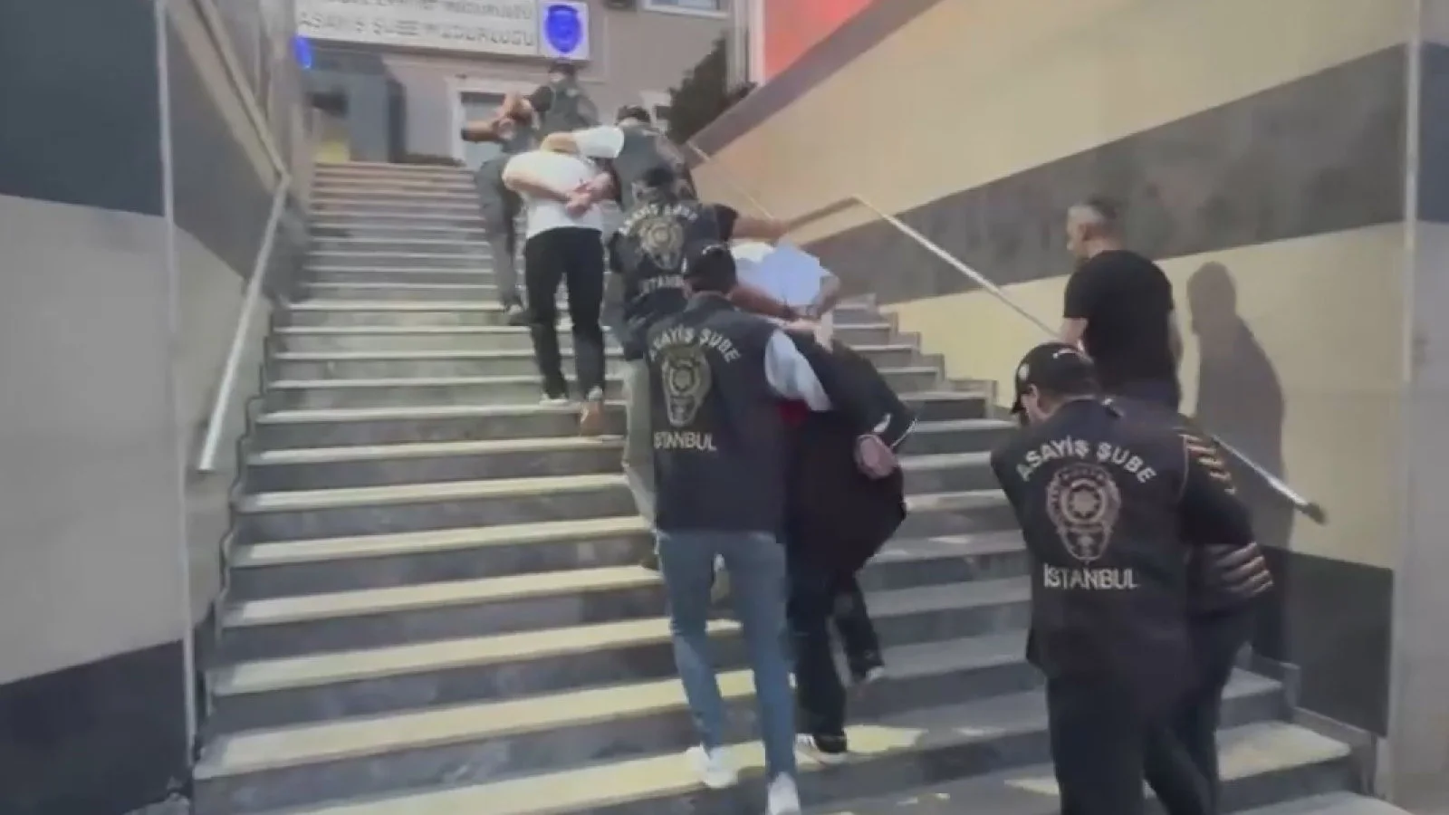 Fatih'teki döviz bürosu saldırısında 12 kişi gözaltına alındı