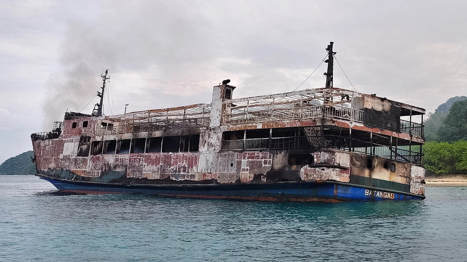 Filipinler'deki feribot yangınında ölü sayısı 76'ya çıktı