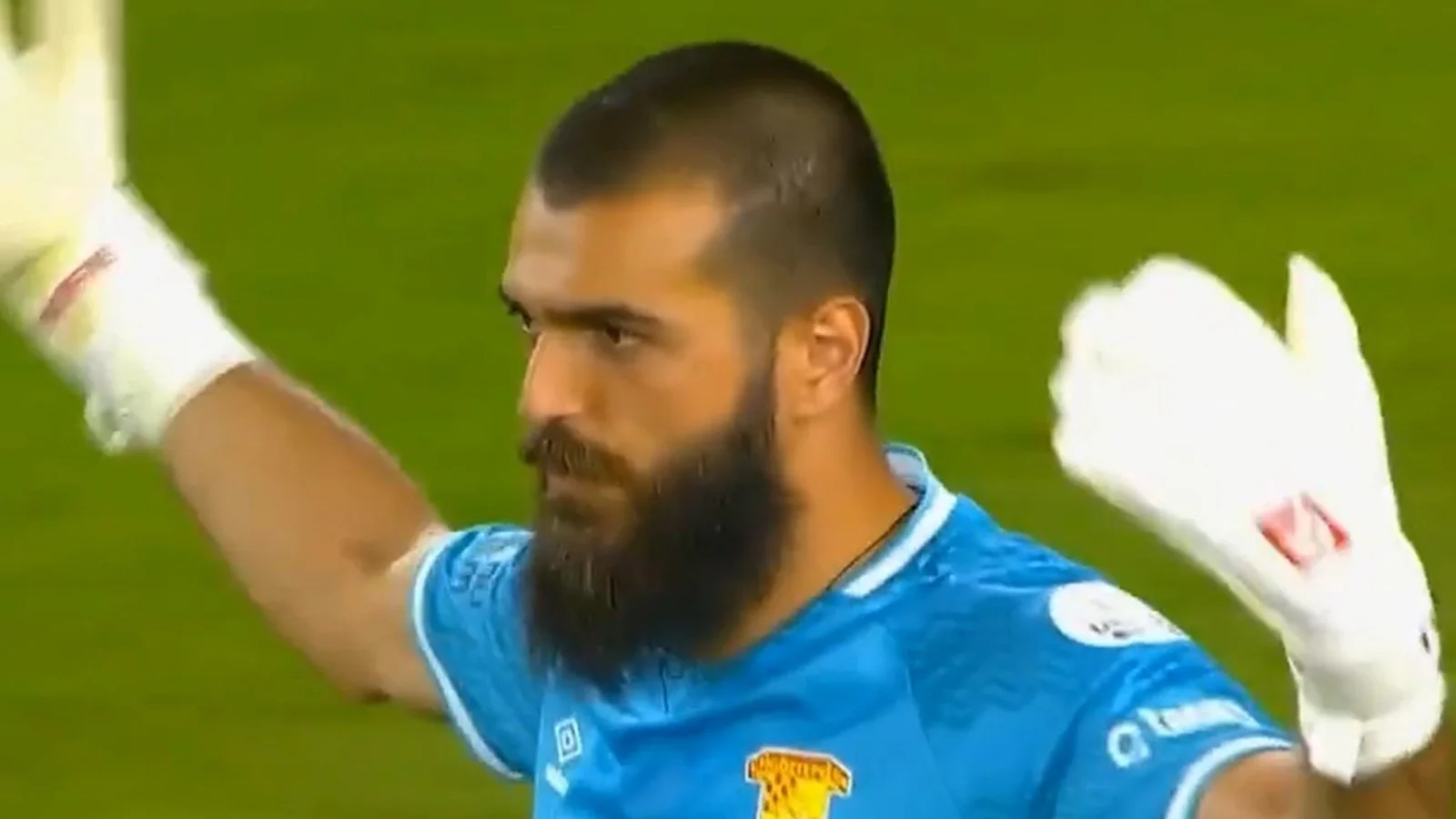 Luka Gugeshashvili’den Göztepe tribünlerine sert tepki: Yaptığınız taraftarlık değil
