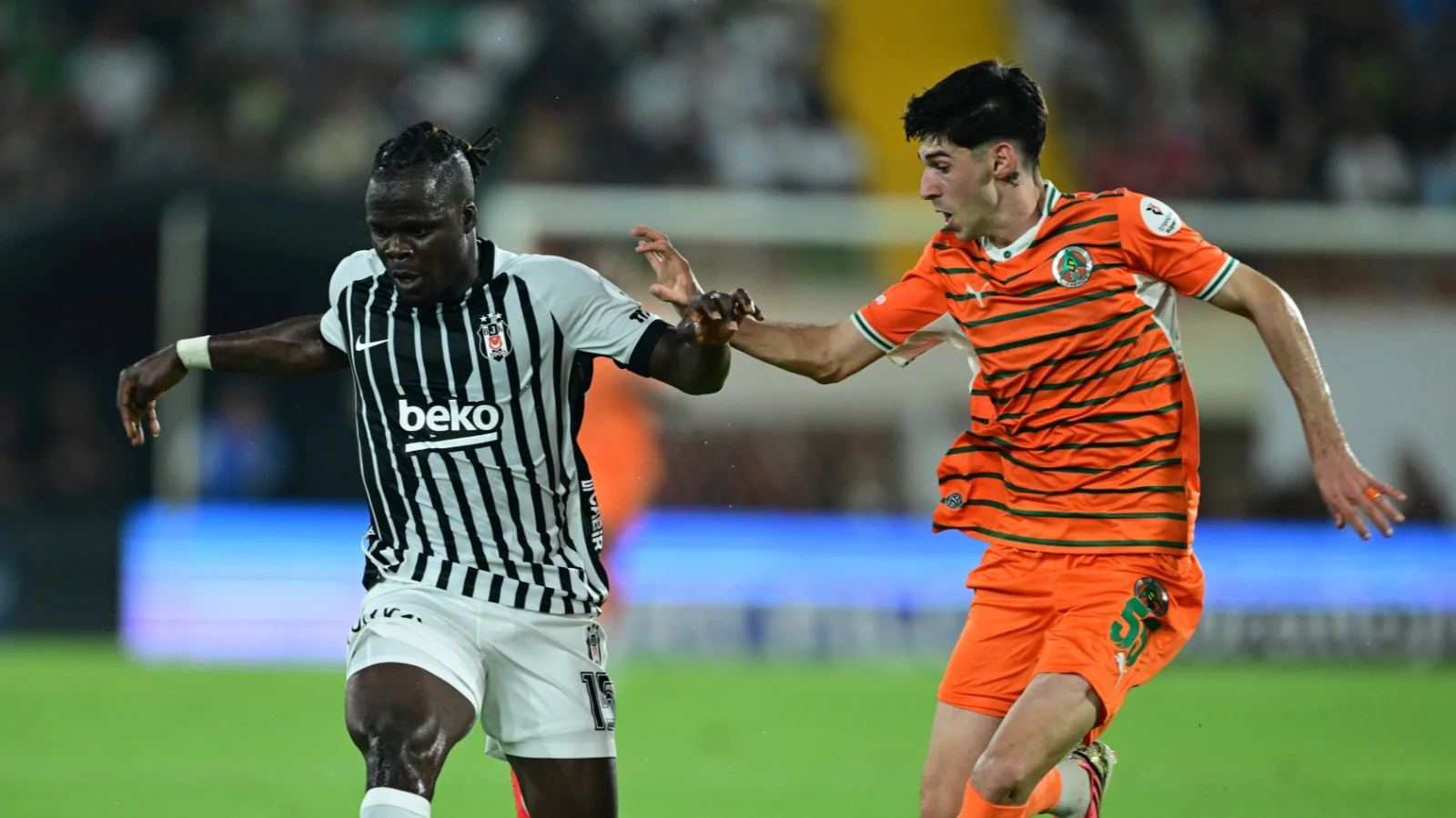 Ümit Akdağ Beşiktaş'ta: UEFA listesi için çalışmalar sürüyor